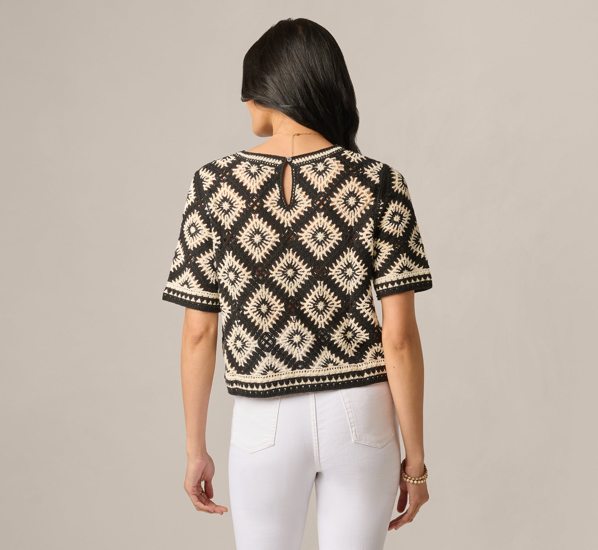 Short Sleeve Open Diamond Knit Crochet Top In Black Cream