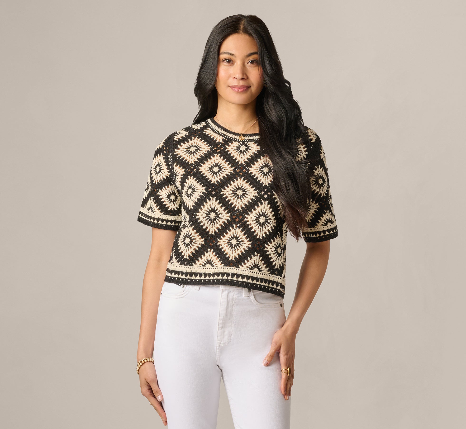 Short Sleeve Open Diamond Knit Crochet Top In Black Cream