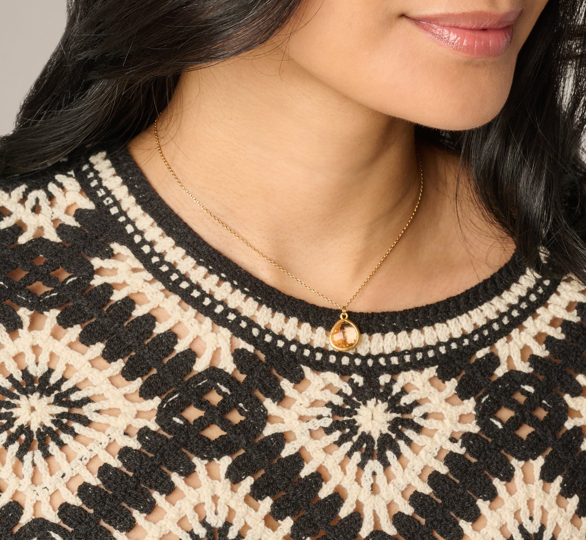 Short Sleeve Open Diamond Knit Crochet Top In Black Cream