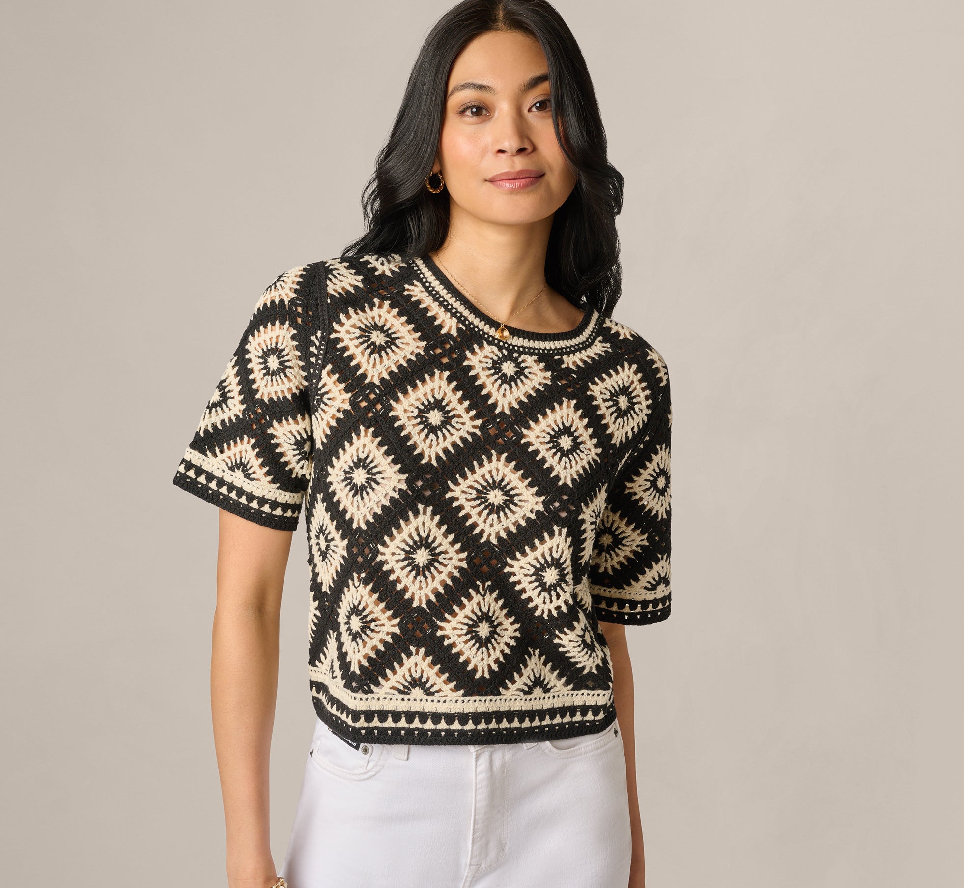 Short Sleeve Open Diamond Knit Crochet Top In Black Cream