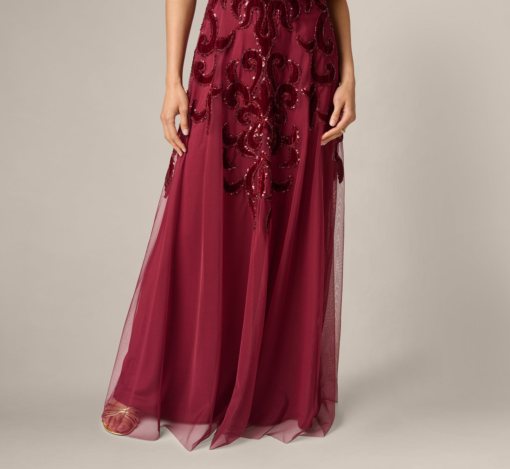 Petite Baroque Scroll Velvet Beaded Gown In Mahogany